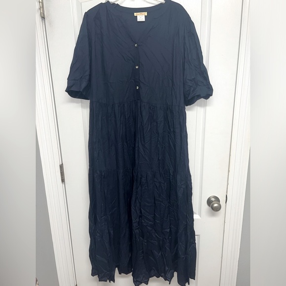NWOT Sweet Magnolia Navy Tiered Button Down Midi Dress - Picture 1 of 2